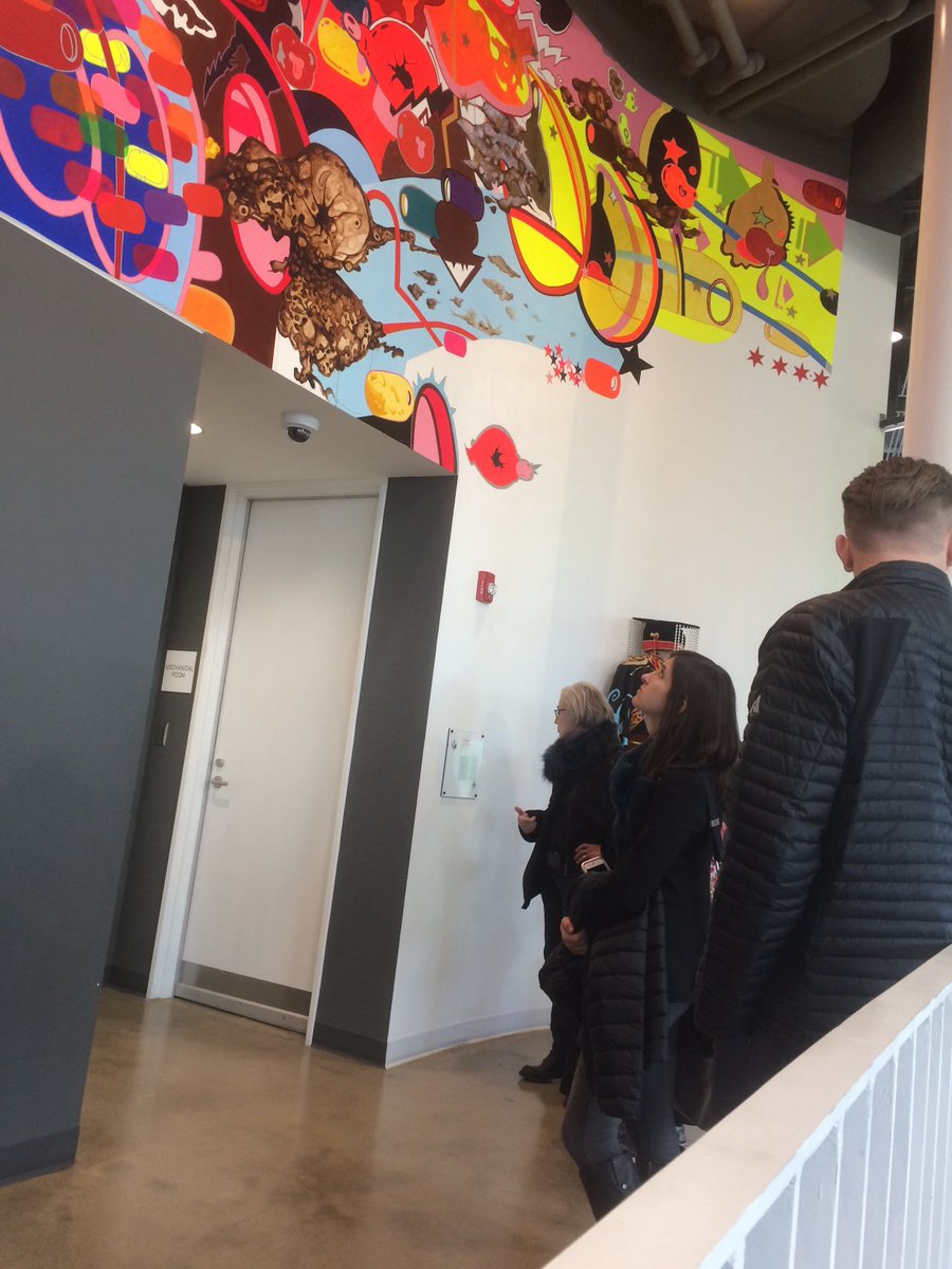 PChaccon's tweet photo. Checking out the amazing mural in the new Chinatown library #snafooquad #aias https://t.co/itNTn7dH57