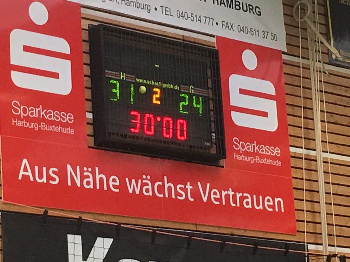 Unsere Mädels mussten sich heute beim <a href="/TeamBuxtehude/">Team Buxtehude</a> mit 31:24 geschlagen geben, lieferten aber mit nur 9 Spielerinnen einen tollen Fight!