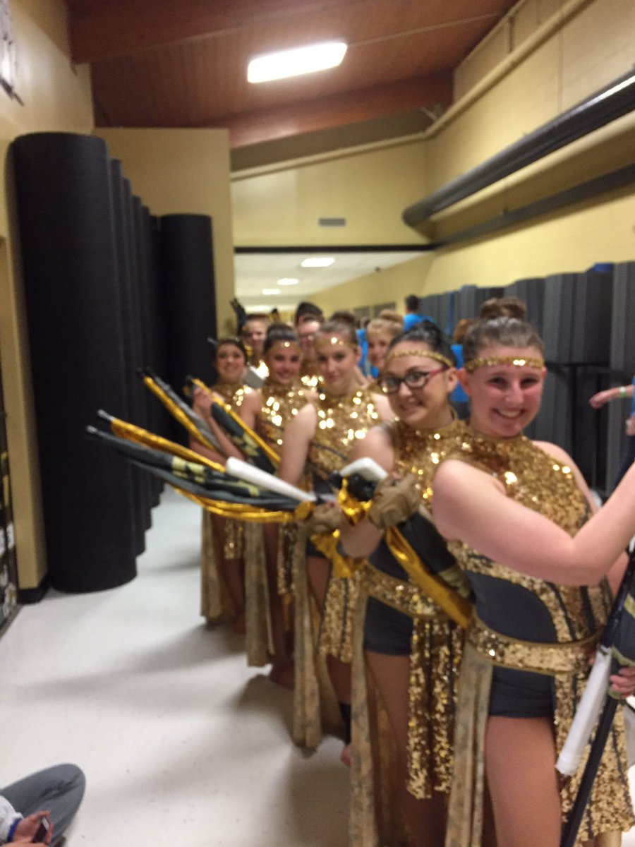 FHNGuard's tweet photo. Fox HS getting ready to perform! #atlas #mccgafhn17 https://t.co/khg7KcxHAJ