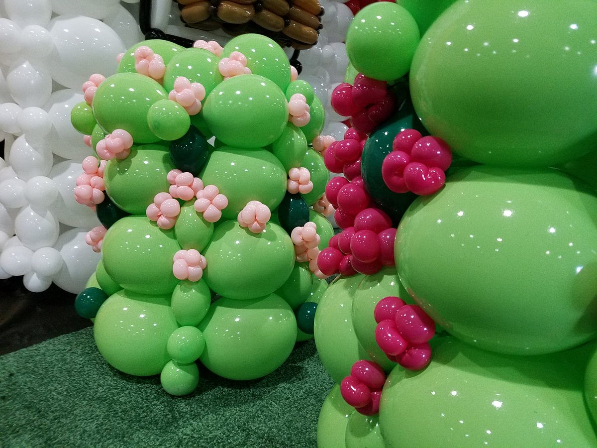 Fun for kids at the #ColumbiaHomeShow today: Lowe's Build &amp; Grow activity, face painting, &amp; <a href="/Balloonopolis/">Balloonopolis</a>. Ages 14 and under enter FREE!