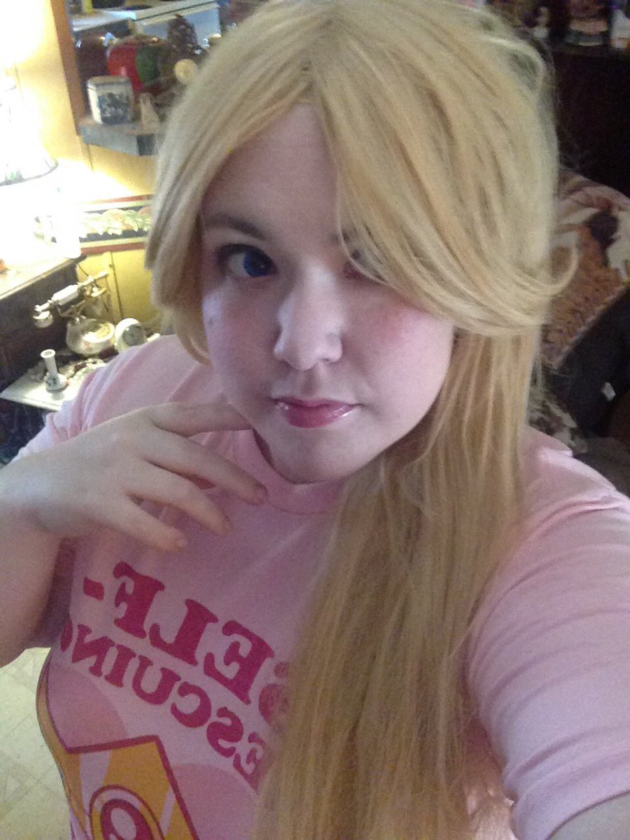 ninjapandachef's tweet photo. #princesspeachcosplay #princesspeachmakeup #humantee #selfresucingprincess https://t.co/lM4peimRwy