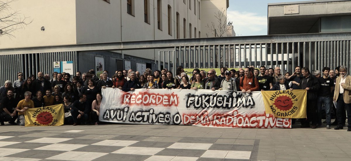 xse_nordest's tweet photo. Avui actives o demà radioactives! #nonukes #Fukushima #SomGL2017  @ccgg_antinuclea @xsecat @SomEnergia @somnatus @TanquemLNuclear https://t.co/TSHmg3lLDE