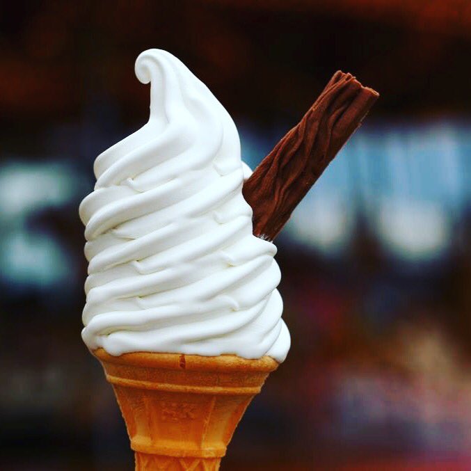 TheFayreNenagh's tweet photo. Perfect day for Nenagh's best 99!
🍦 ☀️👌
#best99 #icecream #blueskies https://t.co/o1kQTf5QEH