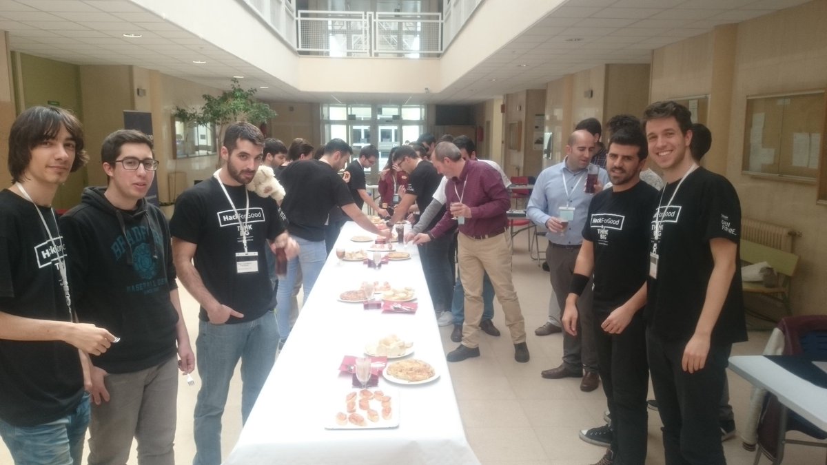 CatedraTEF_UEx's tweet image. Hora de reponer fuerzas antes de las presentaciones #HackForGood #H4GCC