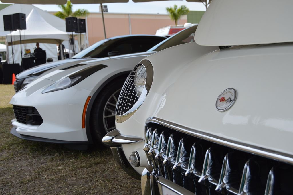 DetailFest's tweet photo. #CorvetteCloseUp - 1st Generation and latest generation sitting side by side!

#Autogeek #DetailFest #CarCare #Corvette https://t.co/teNPoUdUmM