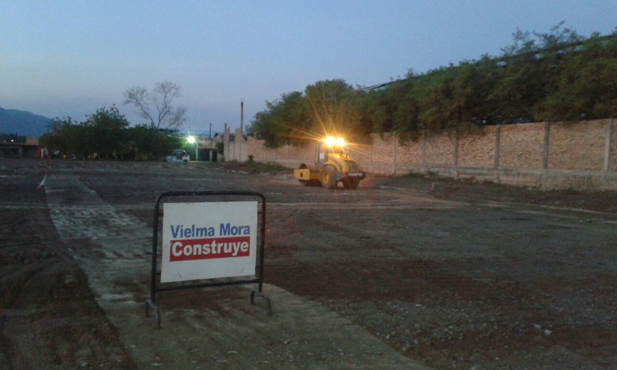 GmvvUrena's tweet photo. .@MQuevedoF Un Antes y Un Después en la Construcción del Urb. Cmte Supremo, Q actualmente están en abandono #Tachira https://t.co/u00NY5smZS