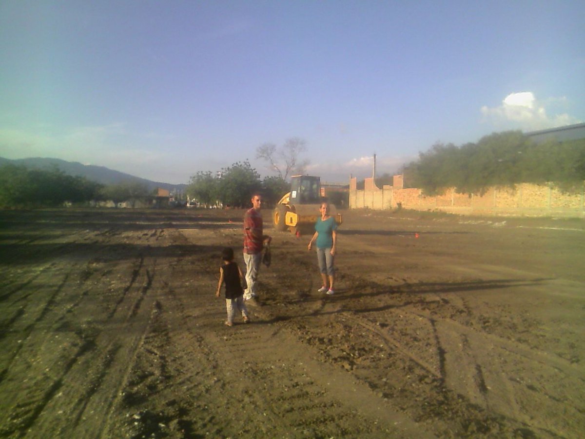 GmvvUrena's tweet photo. .@MQuevedoF Un Antes y Un Después en la Construcción del Urb. Cmte Supremo, Q actualmente están en abandono #Tachira https://t.co/u00NY5smZS