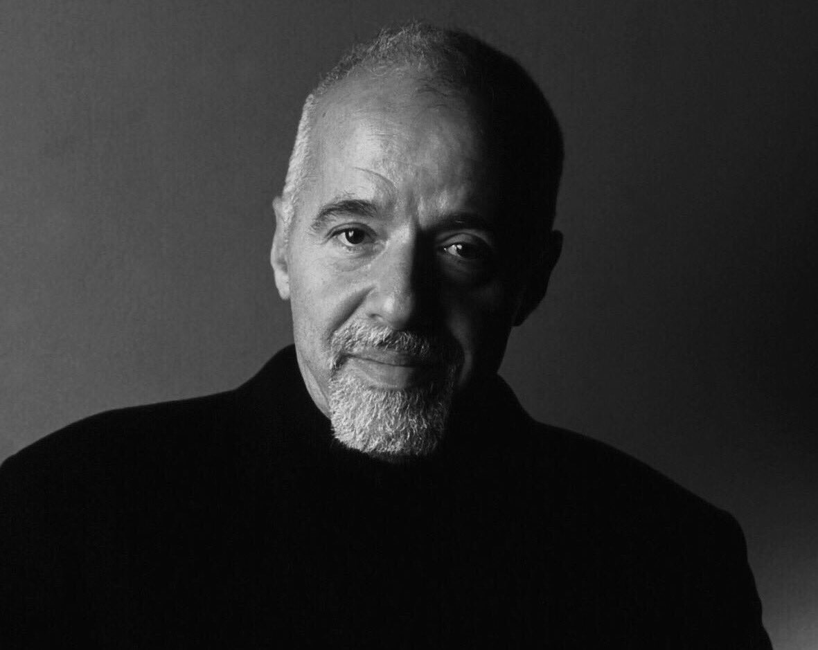 gazeteistiklal's tweet photo. Yanlış insanlar zaman kaybı değil, doğru insanı tanıyabilmek için birer öğretmendir. 

/Paulo Coelho/ https://t.co/j51JpT2cOE