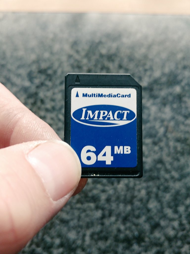thistealshoots's tweet photo. Just found my first ever SD card! This wouldn't even hold one picture now. How times change! #Old #sdcard #64mb https://t.co/qiOqvcuM3J