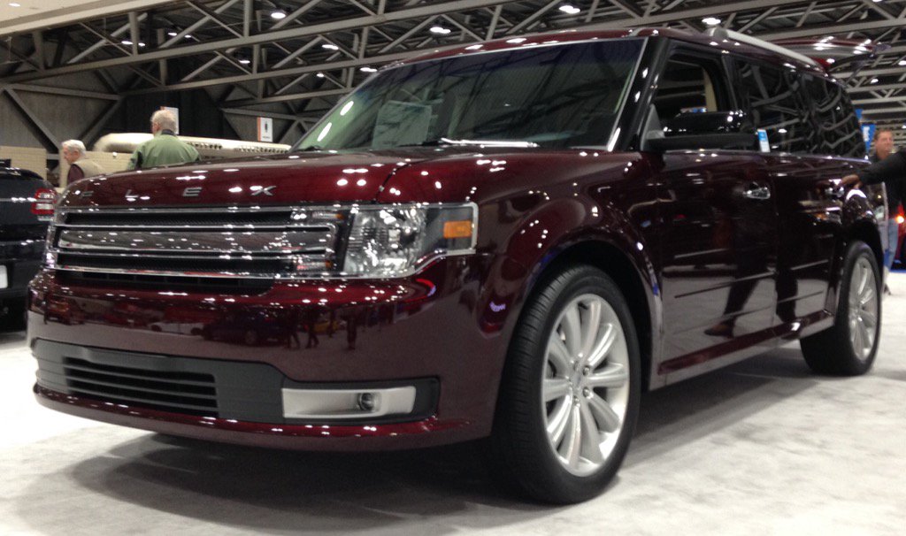 Ford_JessicaW's tweet photo. The #Ford #Flex is dressed nice in its new #Burgundy #Velvet suit at the @kcautoshow! #KCAutoShow @FordAutoShows https://t.co/Zr2LnRImu2