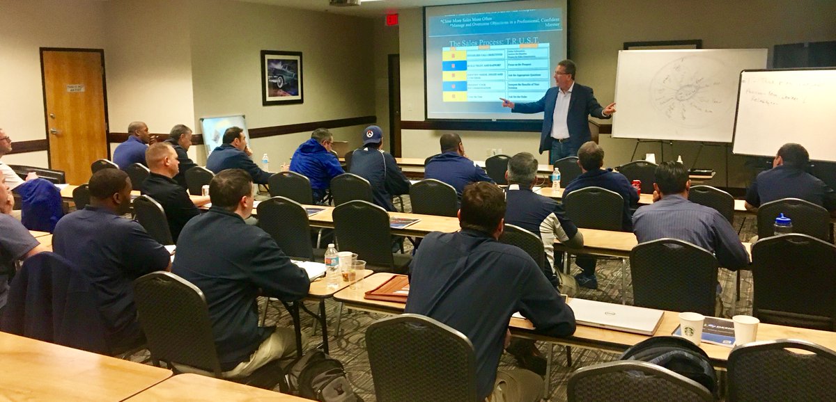 GLOBALEDGECEO's tweet photo. Great group today in Miami with @HTLocksmiths learning #ZiglarNation #SellByDesign https://t.co/gkESmYwTny