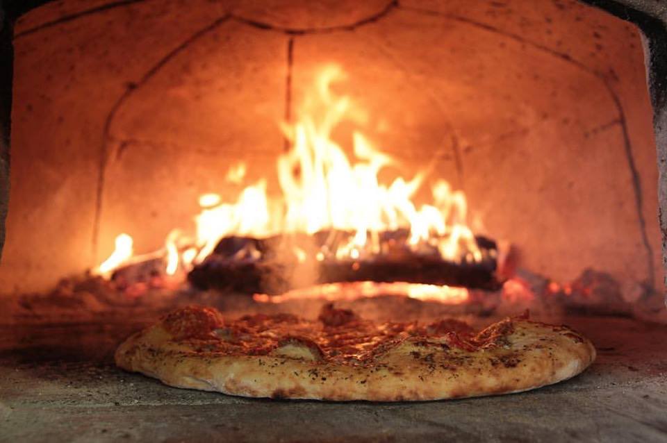 TWSTEDSpikeBrew's tweet photo. Come to Twisted Spike before and after the Thunder game and enjoy great beer and The Hall's Pizza Kitchen wood fired oven pizza! Sat 12-9PM https://t.co/JrsLmZ4BqA