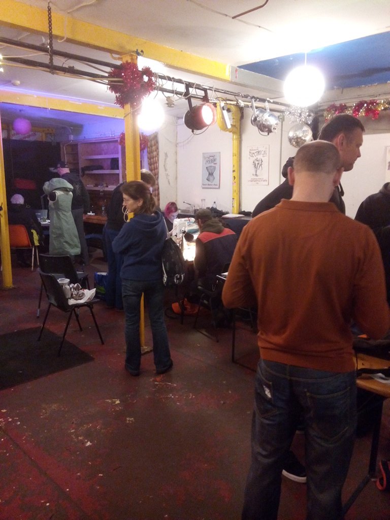 Now fixing!! Fixjam at Jigsaw (off Gardiner st) until 5pm. <a href="/AliJSheridan/">Ali Sheridan</a> <a href="/WeAreMakeshop/">MAKESHOP</a>  <a href="/TOG_Dublin/">Tog Hackerspace</a>