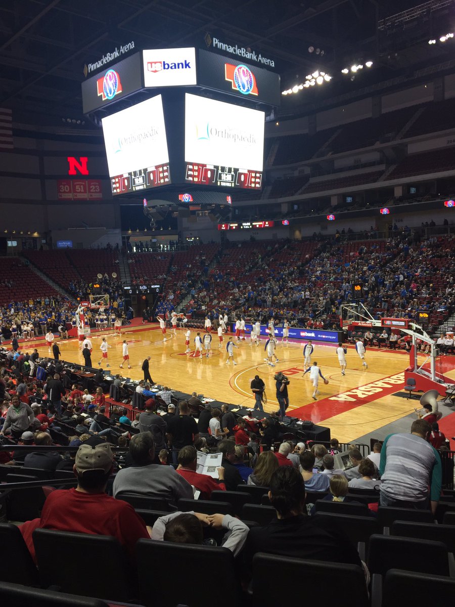nenewsservice's tweet photo. We are live from PBA as the Wahoo Civil War tips off in a little under 15! #Neumann #Wahoo #ClassC1 #CavsVsWarriors https://t.co/HKiMblZ0K6