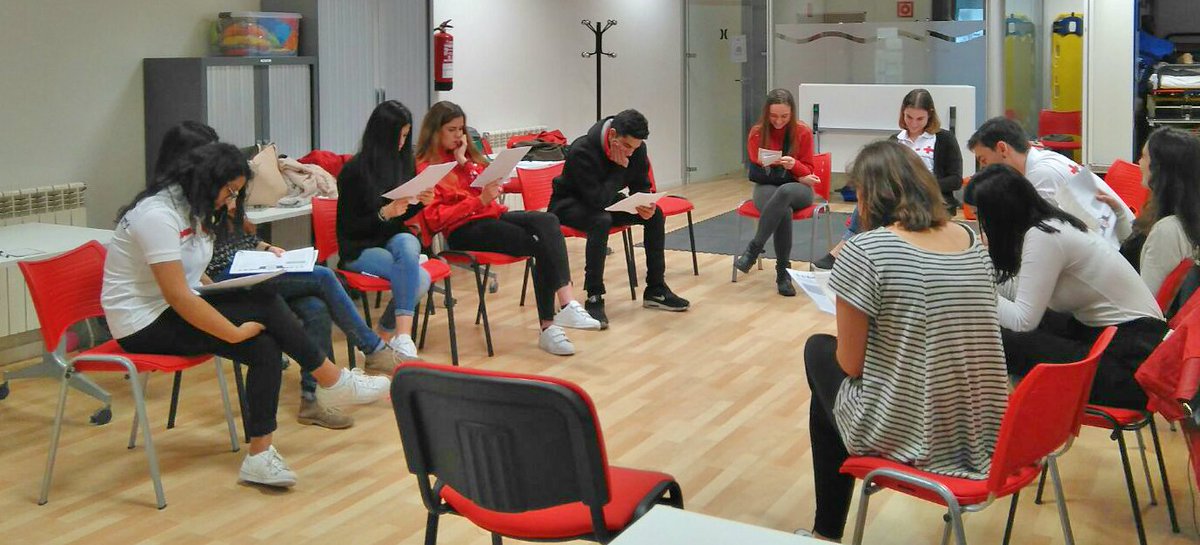 CruzRojaGip's tweet photo. Hoy hemos recibido una formación sobre Feminismo para aprender a construir una sociedad más equitativa #Formula8M #CruzRojaJuventud https://t.co/SmVfMCOQoS