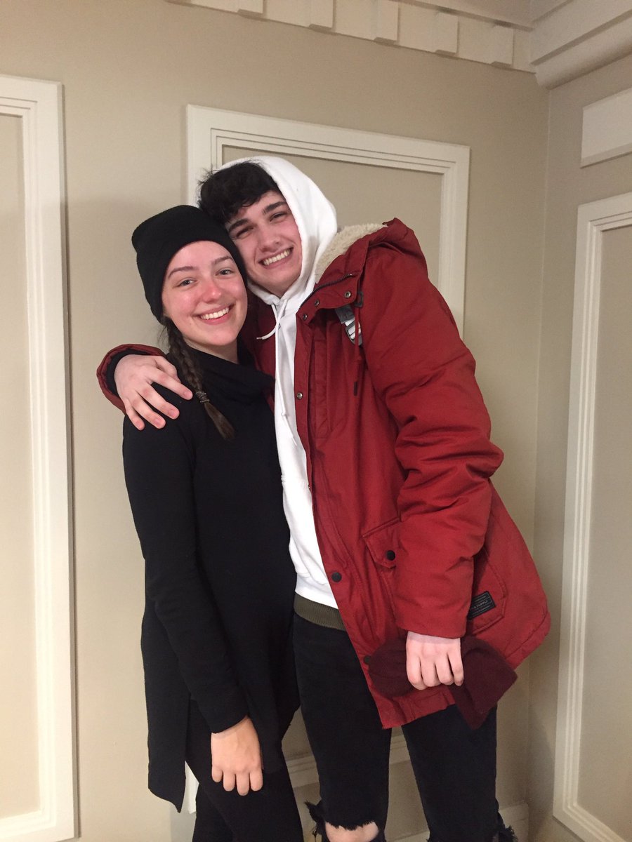 sammysbangs's tweet photo. hello i met Abigail after two and half years of waiting https://t.co/N2Vh4zKRt0