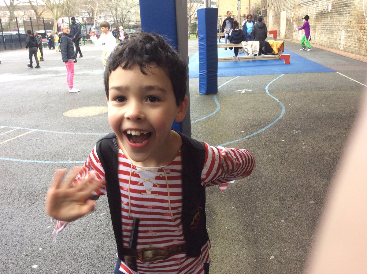 St_JamesSchool's tweet photo. World Book Day #dressup #wbd #welovereading #welovebooks https://t.co/hFZOgLuG7F