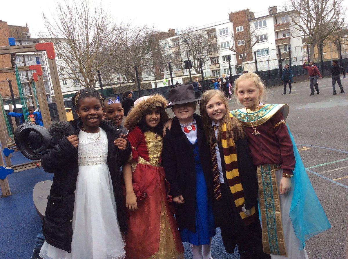 St_JamesSchool's tweet photo. World Book Day #dressup #wbd #welovereading #welovebooks https://t.co/hFZOgLuG7F