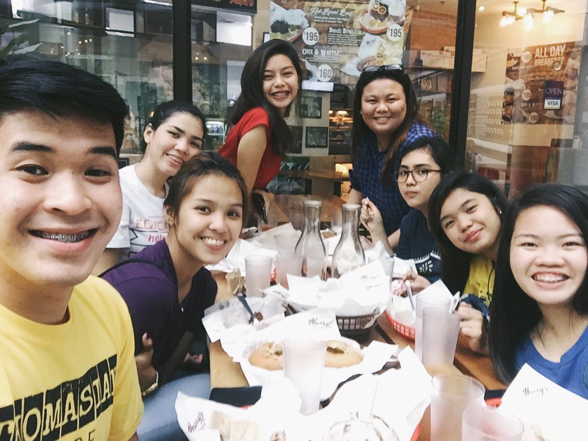 ricaamainedigo's tweet photo. Had so much fun today!! 🌸 Happy birthday Fayth!🌻 We love you!!🤗🎉🎈 https://t.co/f9Ho7IJmya