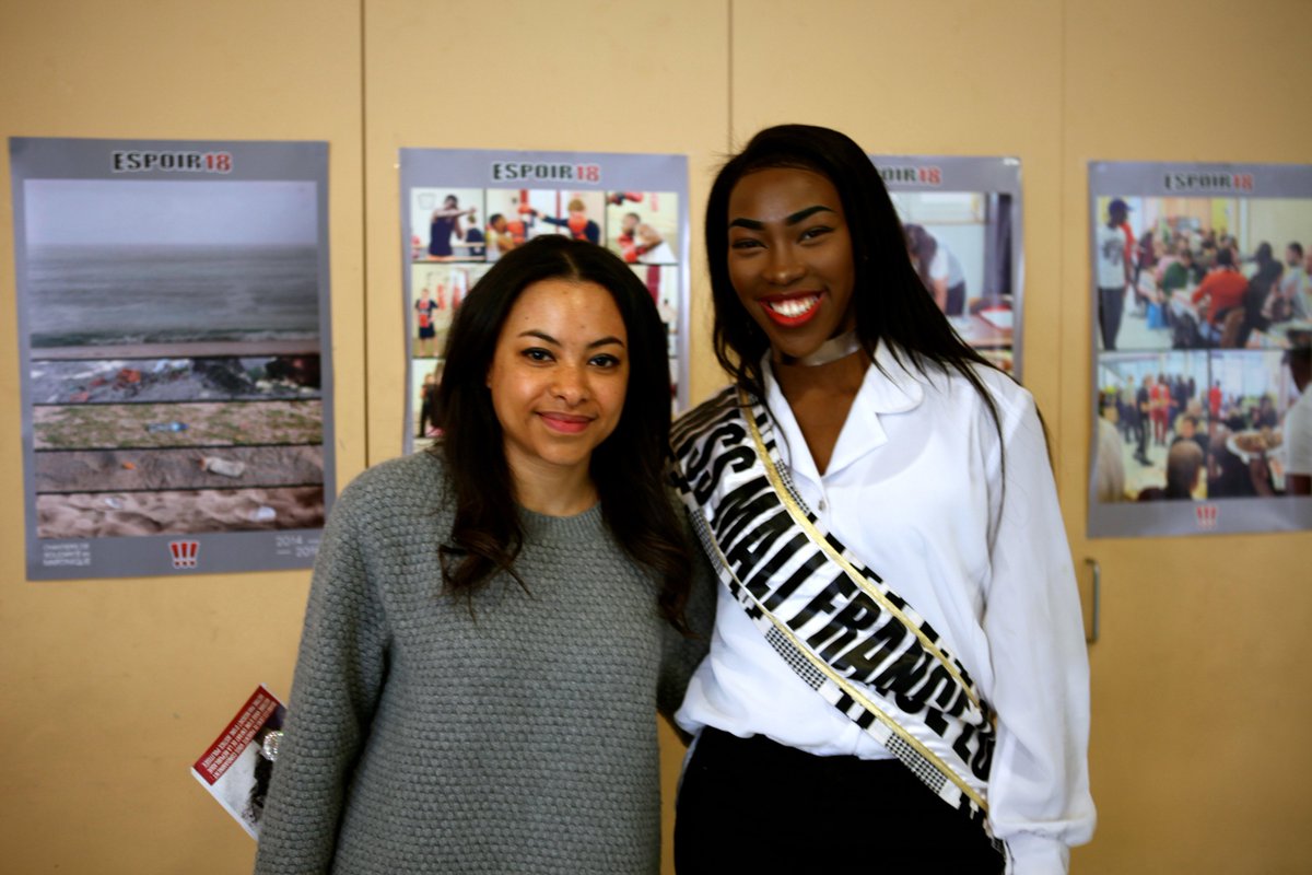 FatouTallANLD's tweet photo. J'ai aussi eu le plaisir de rencontrer 1 petite partie de la diaspora africaine de Paris, et même une Miss Mali-France ! #Mali #EspritDEbene https://t.co/lzc11dQmKx