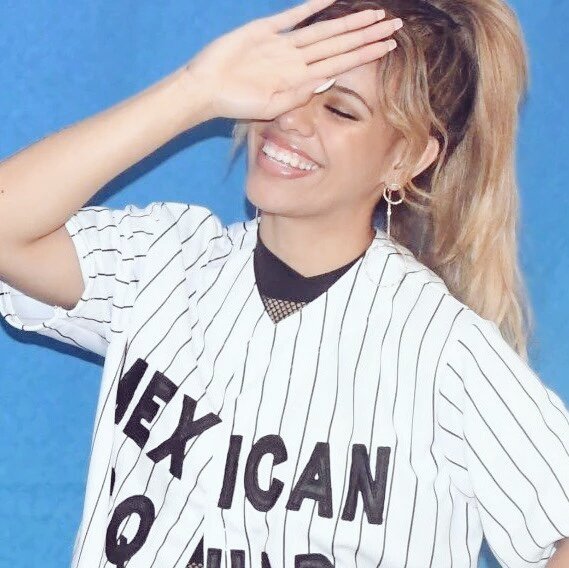 Updates5HVote's tweet image. Que sorriso mais lindo

BEST HARMOS
#FifthHarmony #YouKnowYouLoveThem @radiodisney