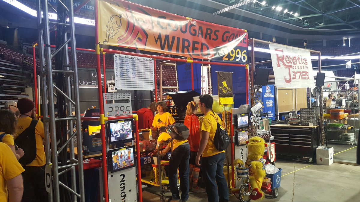 frc2996's tweet photo. It's day 3! We're nearly ready to get in queue for the very first match to kick off our final day in Utah! #omgrobots #steamworks #frcutah https://t.co/i6bXSvleRZ