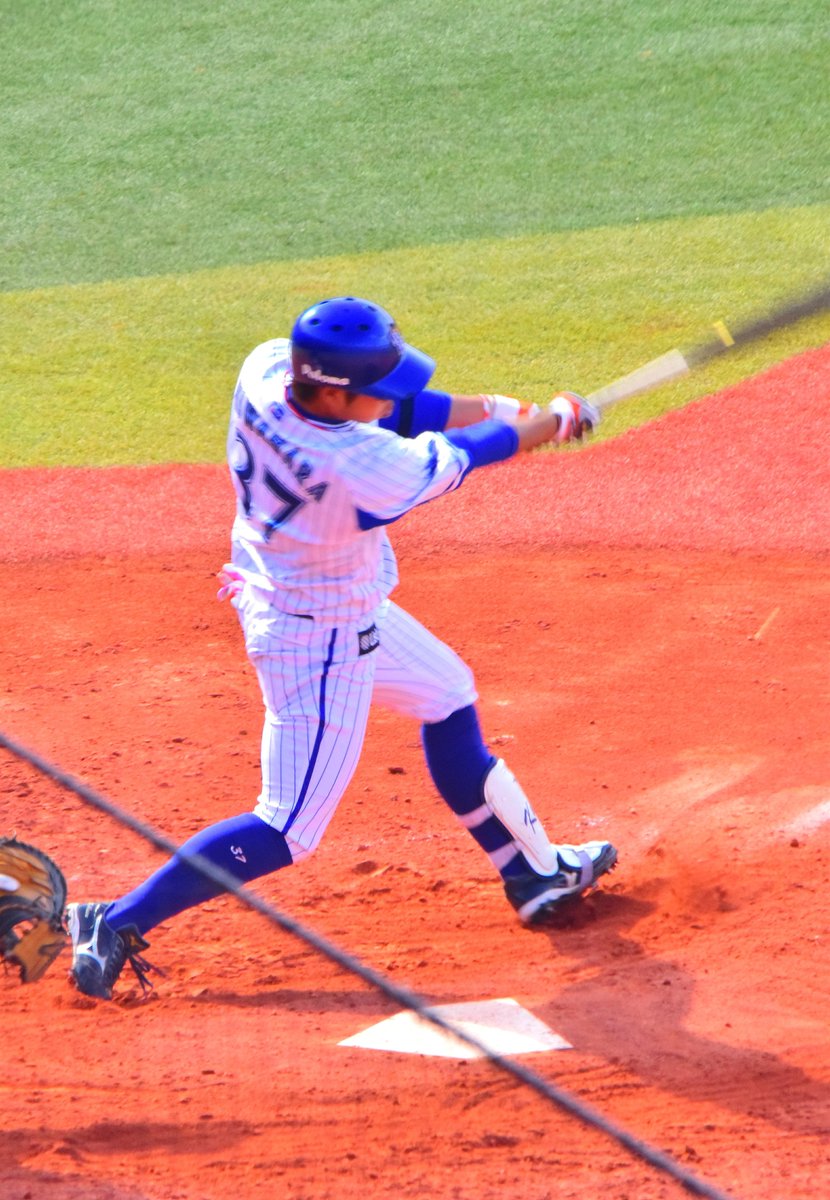 hide_glory's tweet photo. 東日本大震災が発生した
3月11日14時46分から6年後
ガッツマン桑原将志選手が
ハマスタで被災者に捧げる
気迫のツーランホームランを放った
その事実を後で知り
思わず胸が熱くなった
桑原選手の熱い思い
被災地の方々に届きます様に
#baysters　#東日本大震災から６年 https://t.co/CufiPeOKPr
