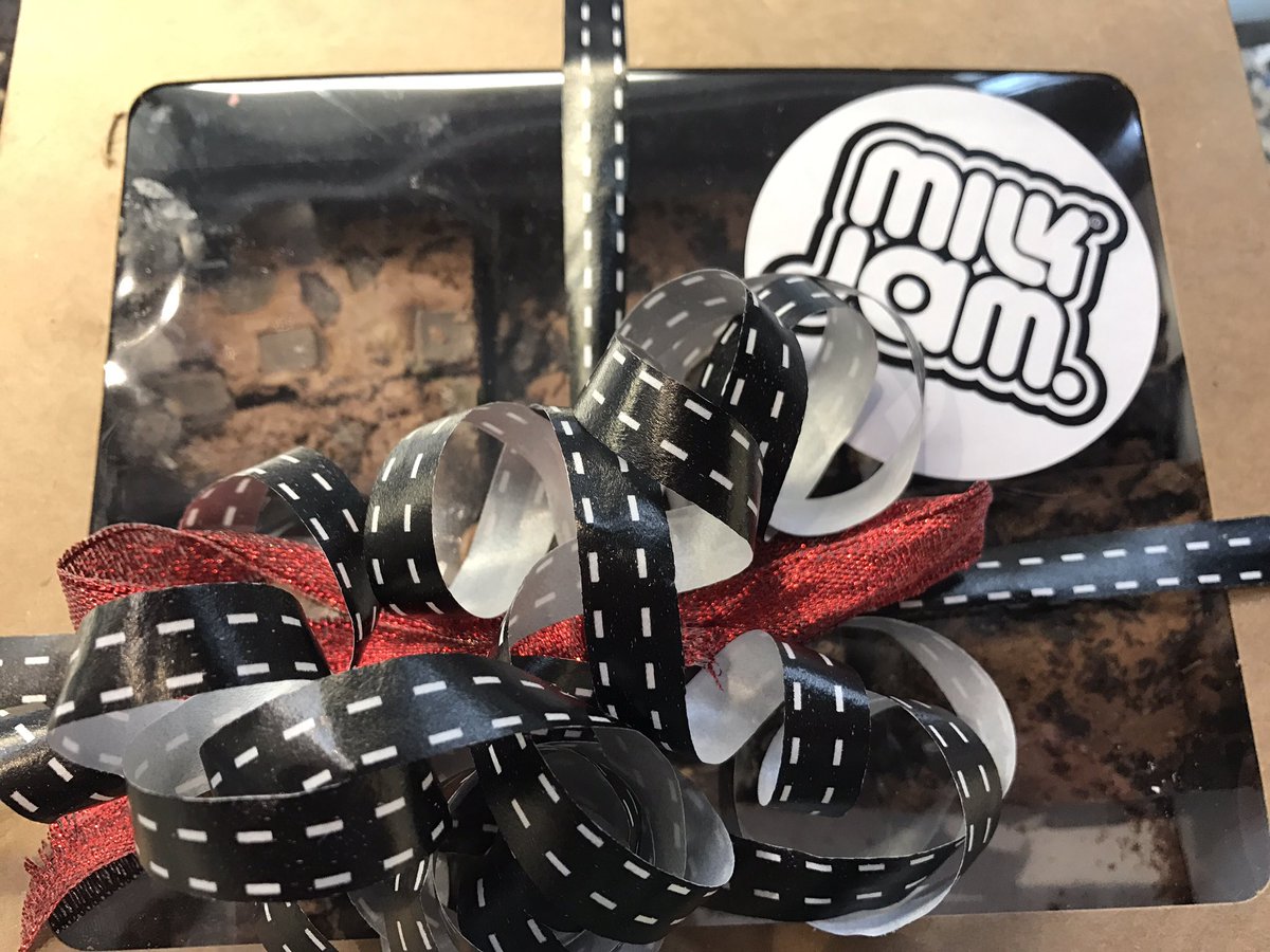 MilkJamMCR's tweet photo. COMPETITION TIME - RT and follow to win a box of 6 delicious @lushbrownies.
Winner to chosen at 7pm tonight https://t.co/2kwUcPT8G6