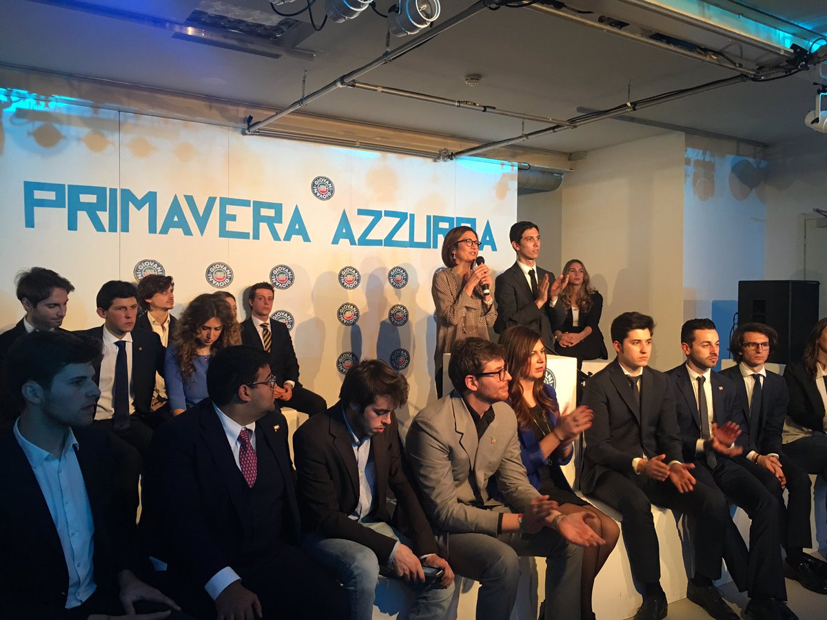 fi_giovani's tweet photo. Entusiasmo Contenuti Eletti, Questa è @FI_Giovani! Ora l'intervento di @msgelmini Aspettando il #PresidenteSilvioBerlusconi! @AngieCalabria https://t.co/txbRqIT1lO