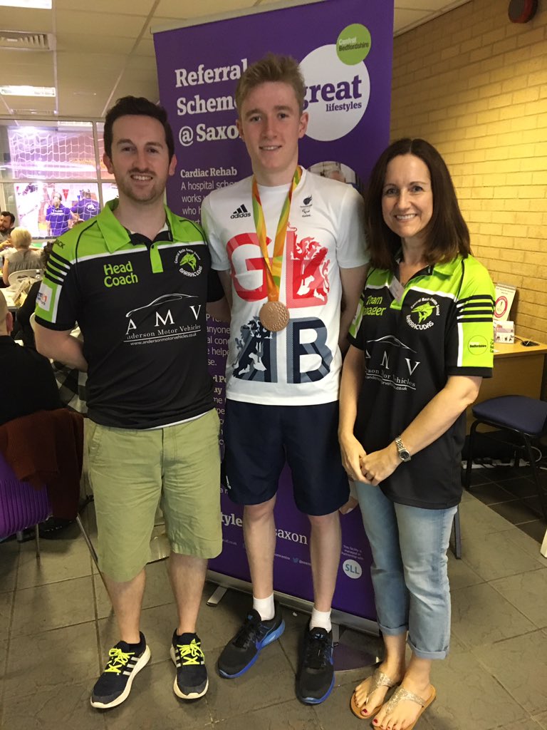 CaroleHegley1's tweet photo. GR8 talking to @99_mcmanus &amp; meeting medal winner Lewis White, hearing of Vision for Swimming in @letstalkcentral GR8 squad @Saxon_pool https://t.co/4q6ZZvqOiD