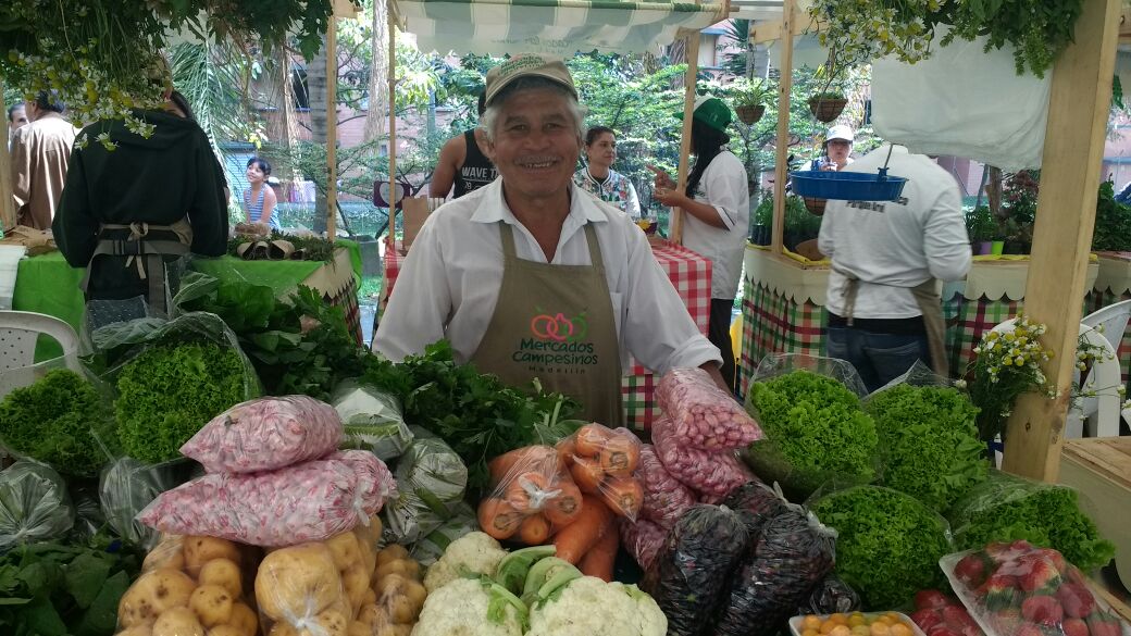 MerCampesinos's tweet photo. Cuando compras local apoyas el talento de nuestra gente. https://t.co/YfwzCw05P8