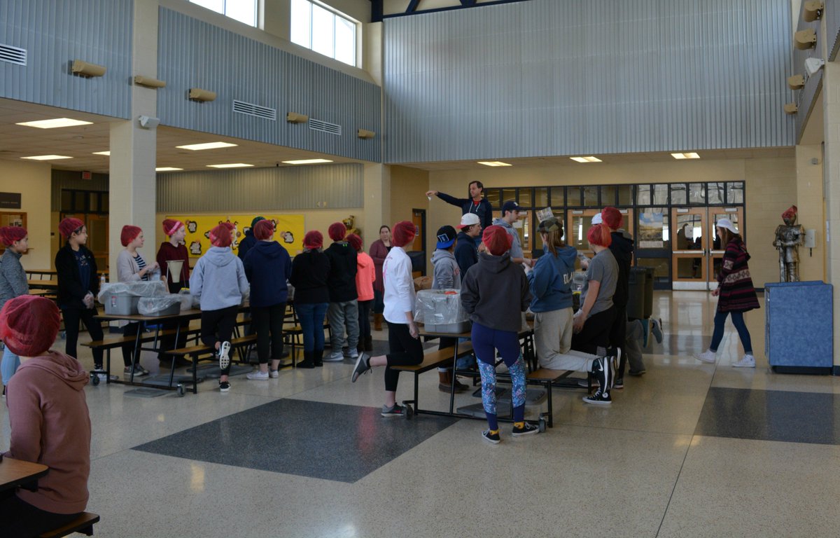WestChesterASD's tweet photo. Students at #RustinHS Rise Against Hunger. Measuring, weighing and sealing meals now. 2,000 meals packed, over 8,000 to go. GO KNIGHTS! https://t.co/CCFFTRkupB