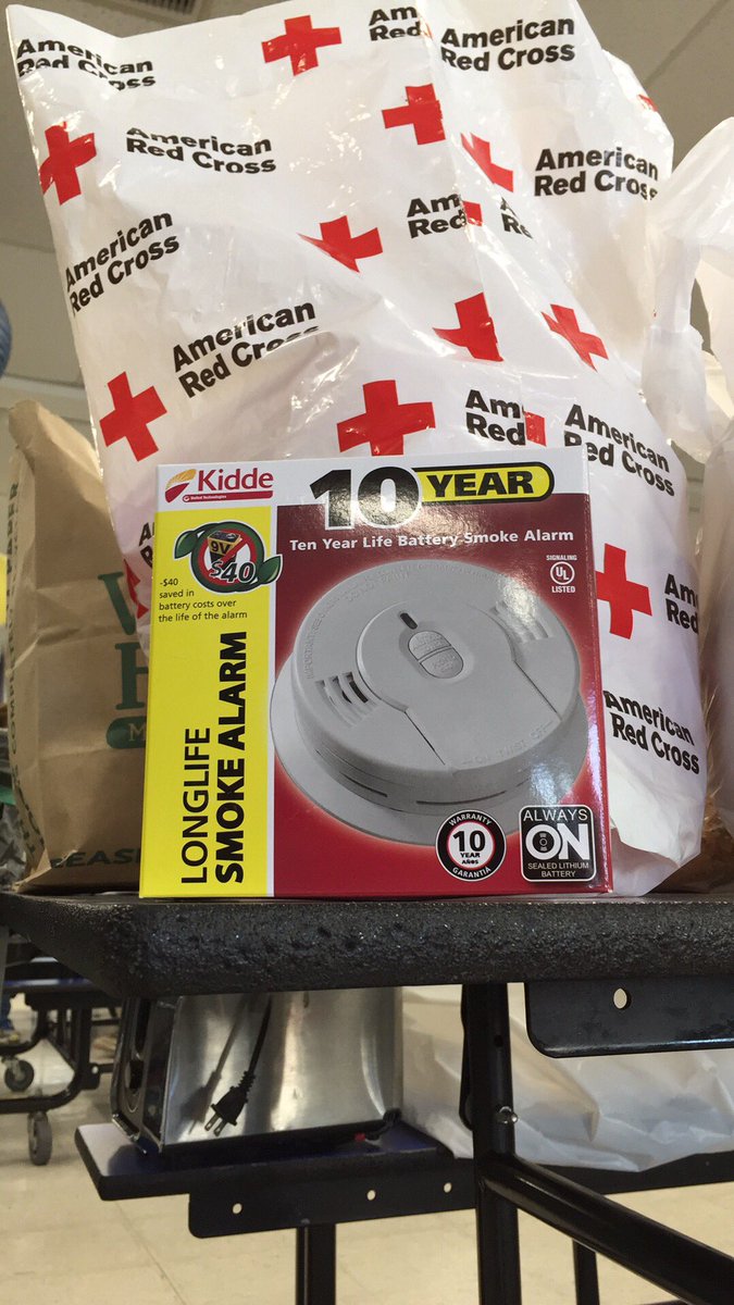 MrsBigSarge_AF's tweet photo. Making the community safe 1 smoke detector at a time! @RedCrossGCR #HFC #SAF #firesafety #RedCrossMonth # https://t.co/skX2DpnXfn