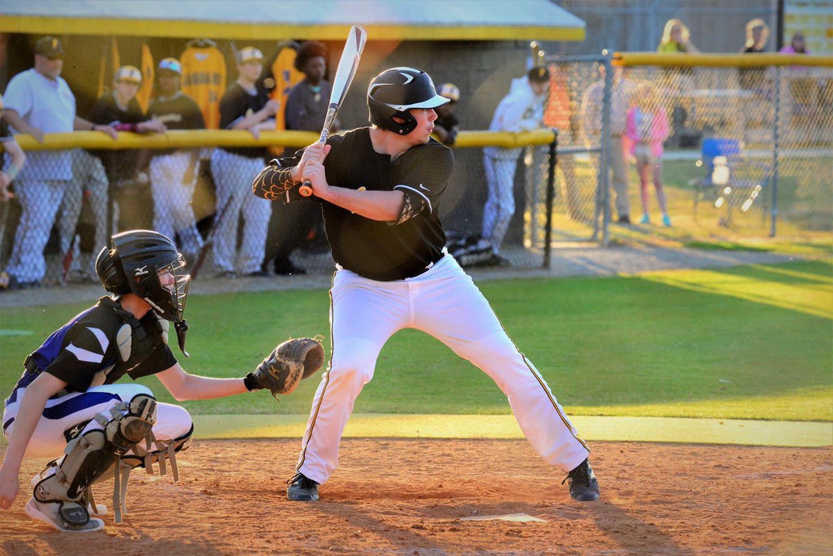 logan may (@loganmay33) on Twitter photo 