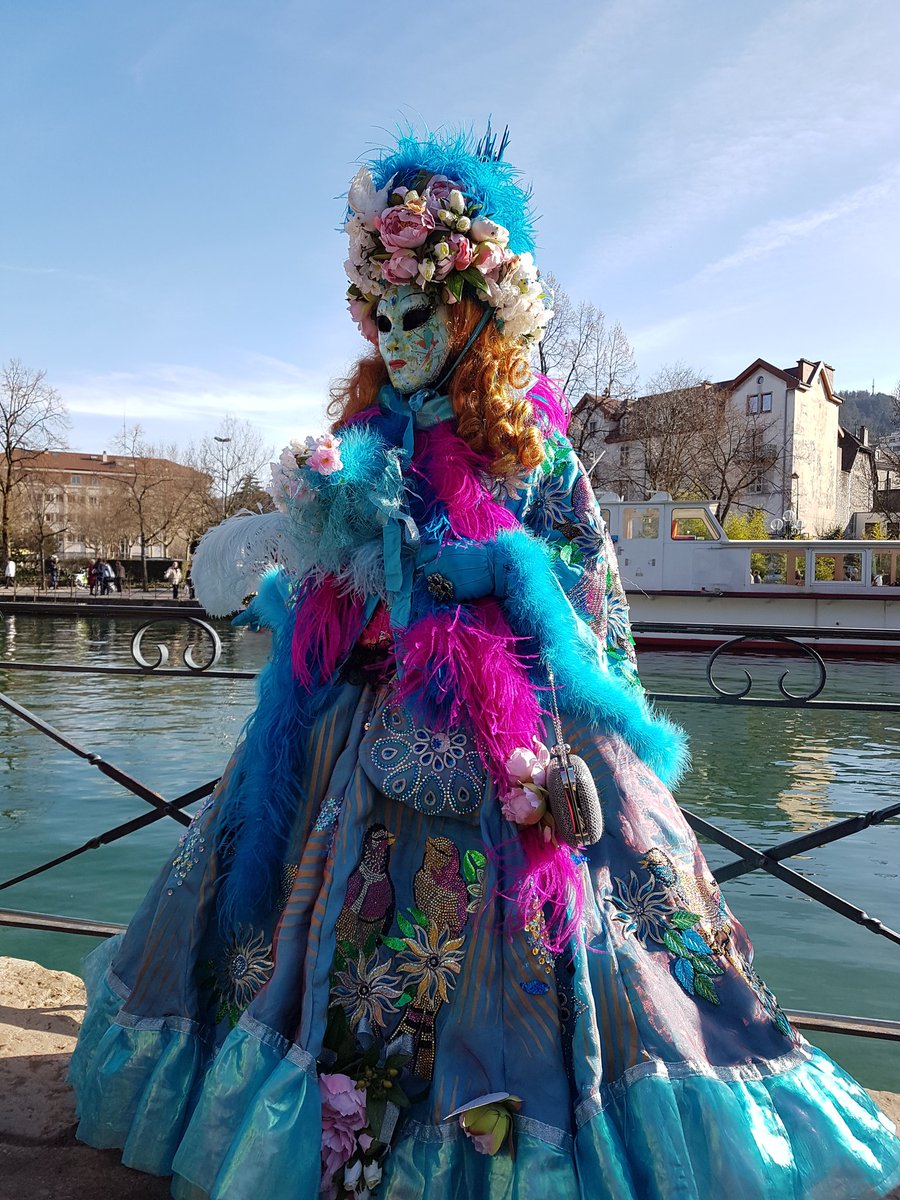 treetz74's tweet photo. Quelle  belle journée  ! #Carnavalde Venise #Annecy !!! https://t.co/28U637OhUv