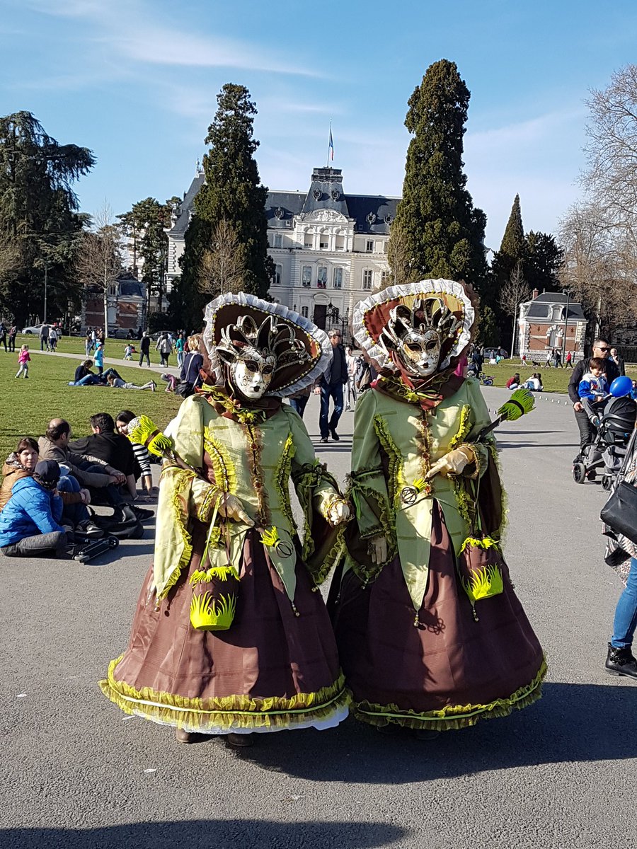 treetz74's tweet photo. Quelle  belle journée  ! #Carnavalde Venise #Annecy !!! https://t.co/28U637OhUv