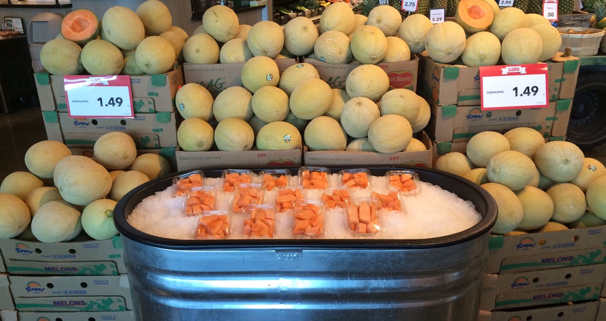 SDMikeBinder's tweet photo. Jumbo #cantalopes sweet and delicious only at your #naperville #marianos https://t.co/i5QTqSAvoH