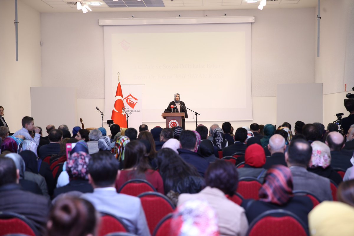 drbetulsayan's tweet photo. Biz, yurtdışında yaşayan vatandaşlarımızla birlikte Büyük Türkiye’yiz. Türkiye’nin öz evlatlarıyla buluşmamıza hiçbir karar engel olamaz. https://t.co/RHx1wpHuT1
