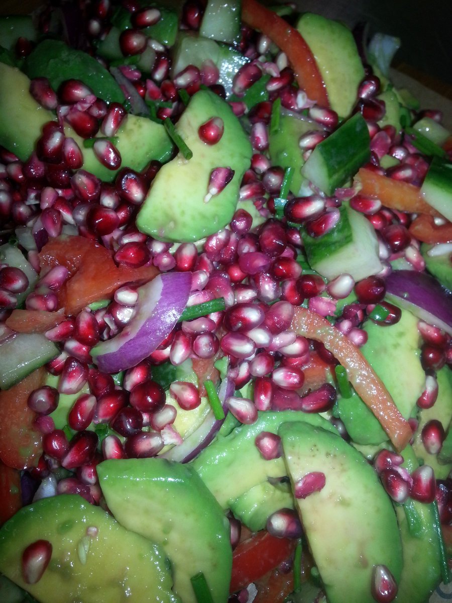 RickyAdlington's tweet photo. Advocado or pomegranate eat vibrant have both https://t.co/bD6QGYUeJR