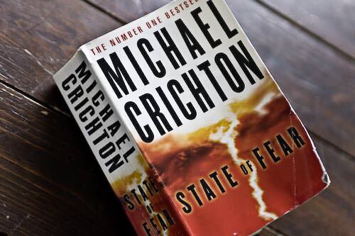 AdilNajam's tweet image. Dear @sajjadhaider a #Crighton thriller wd not be 1st, 109th or even 57468th on my reading list for learning abt #CC or #science of anything