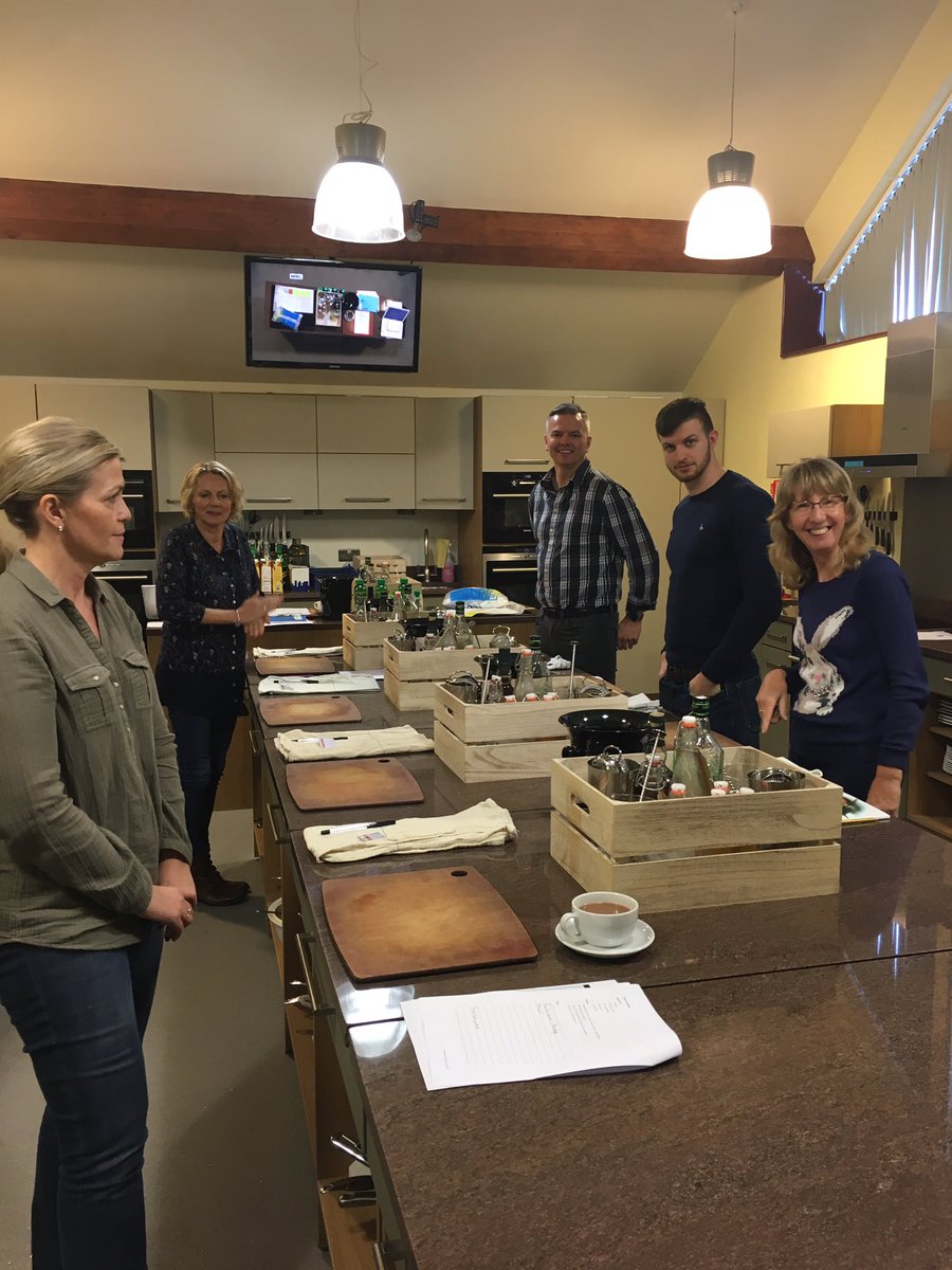 Kim Glover tweet media