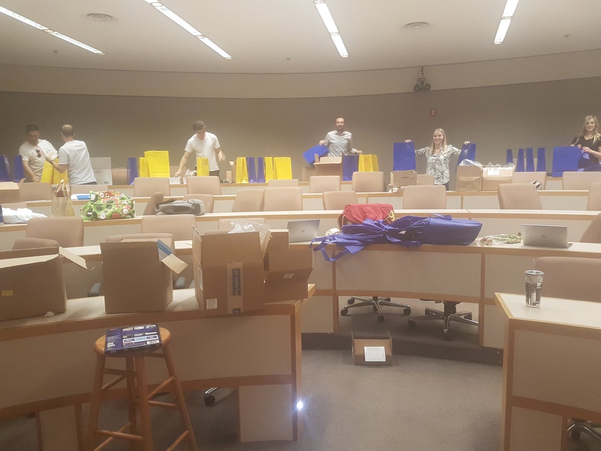 So proud of this hard working crew! <a href="/UCLAAndersonHBA/">UCLA Anderson HBA</a> #uclahbaconf2017