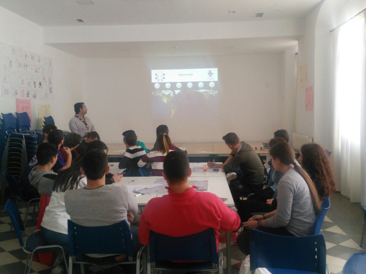 Una vez más en Villanueva con <a href="/EscuelaGaudium/">Escuela Gaudium</a> y <a href="/msccordoba/">Scouts Católicos de Córdoba</a> impartiendo un monográfico de Topografía y Orientación para el curso de MTL.