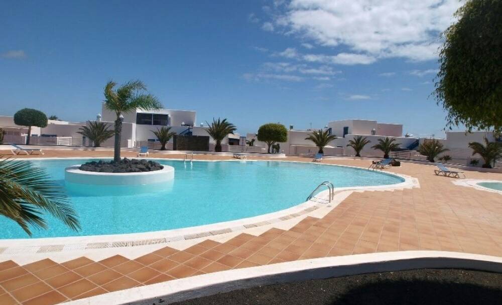 1 bedroom 1 bathroom bungalow for sale in Puerto Calero on the popular Marina Azul complex
ow.ly/vEcY309OoCD
#Lanzarote #Property