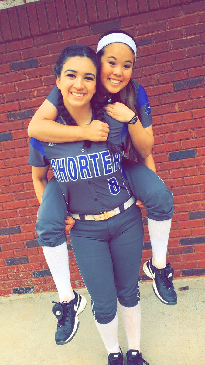 abivaldes01's tweet photo. So thankful Phi Mu gives us to have the opportunity to have an unbreakable bond. From sisters to teammates 😌💙 #nationalritualweek https://t.co/XElaXuIRrp