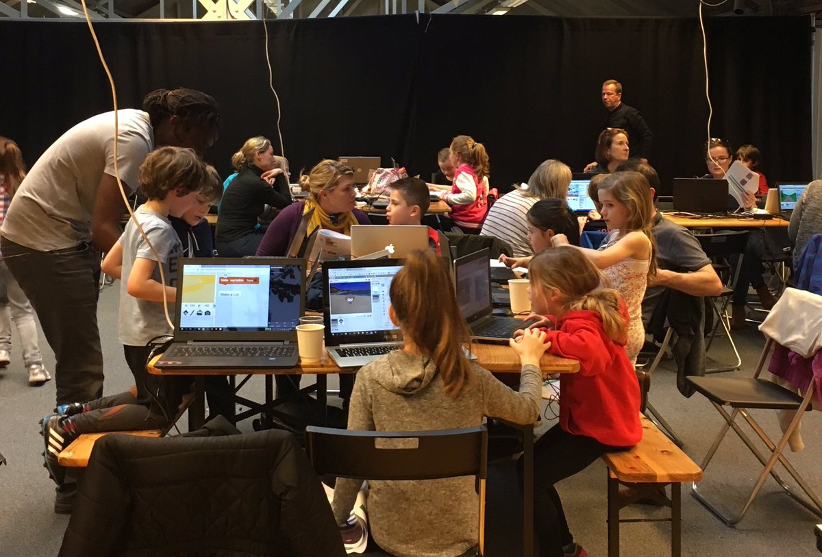 TotoroCoderdojo's tweet image. Great busy session today @CoderDojo. Thanks @WebSummit for hosting us.