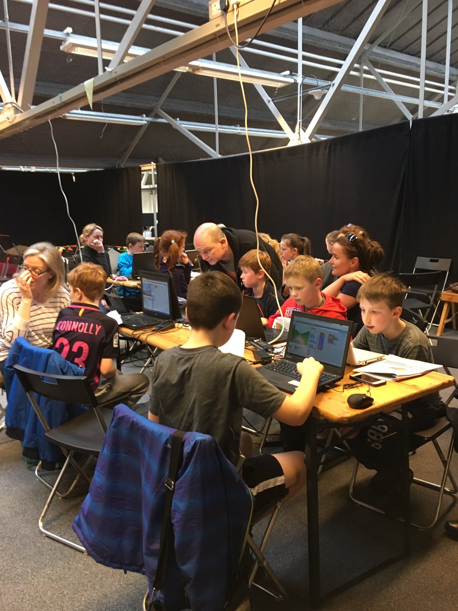 TotoroCoderdojo's tweet image. Great busy session today @CoderDojo. Thanks @WebSummit for hosting us.