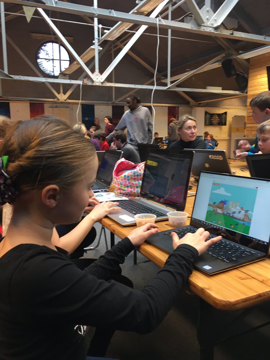 TotoroCoderdojo's tweet image. Great busy session today @CoderDojo. Thanks @WebSummit for hosting us.