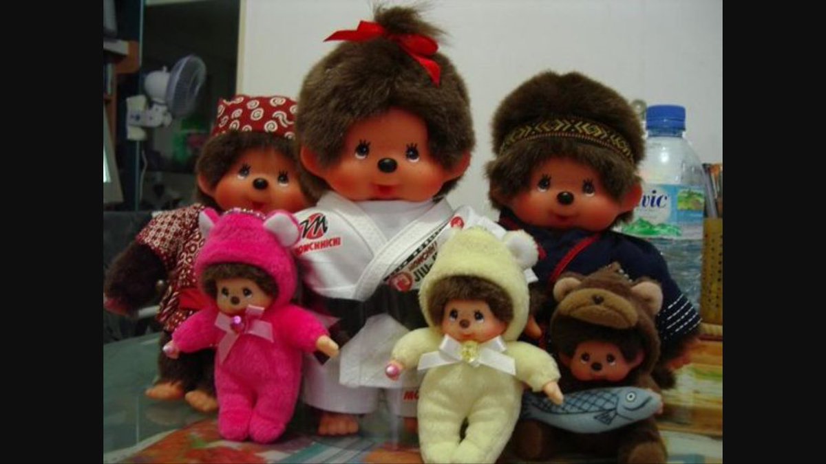 Mons fjölskyldan sendir kveðjur frá Svíþjóð og horfir á sinn mann #12stig