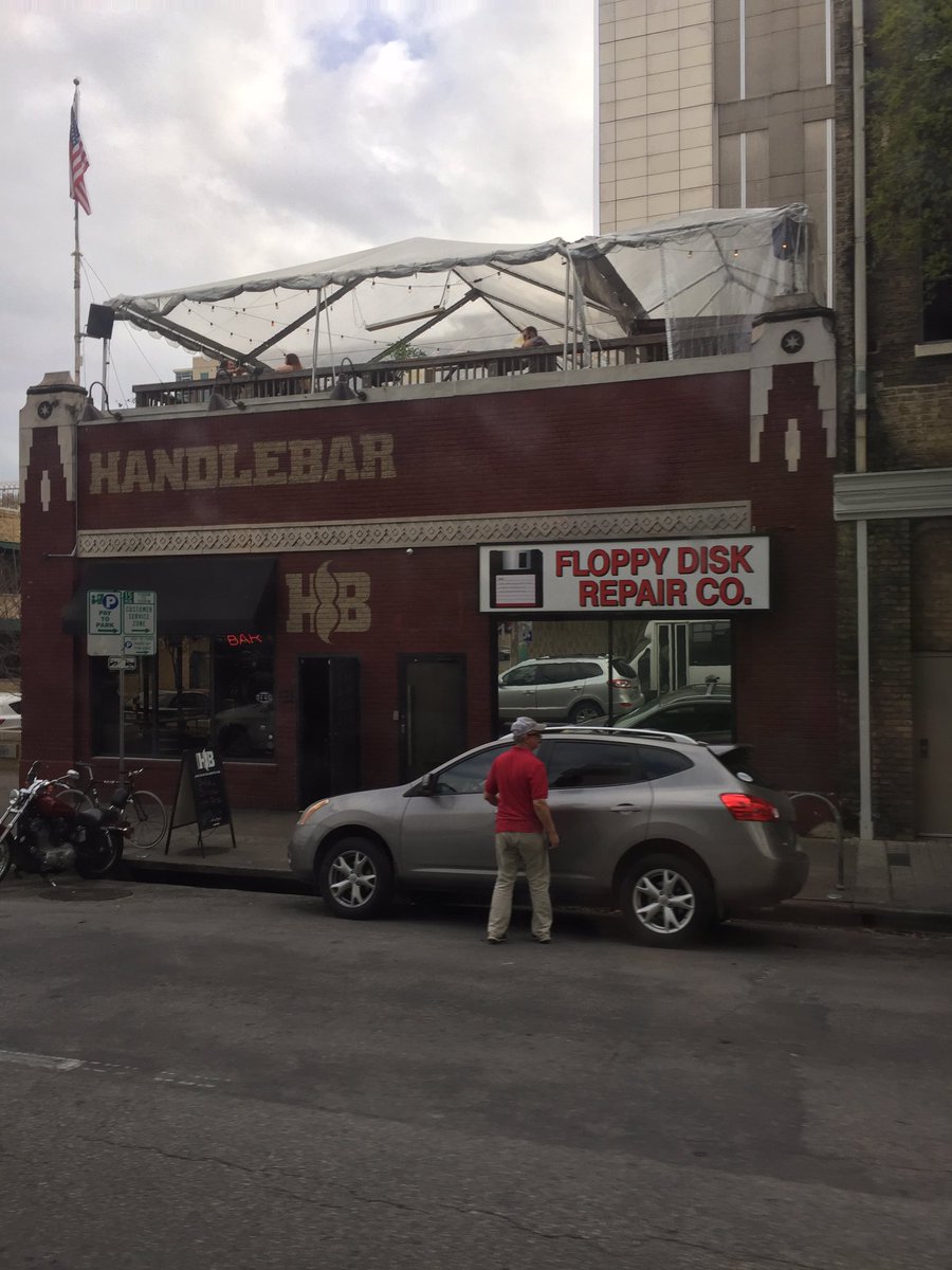 TurboPascale's tweet photo. #sxsw2017 back to the #future https://t.co/6hv8h5f1zt